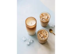 AVA & MAY Duftkerze Iced Caramel Latte 240g