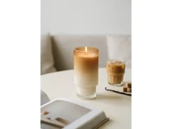AVA & MAY Duftkerze Iced Caramel Latte 240g