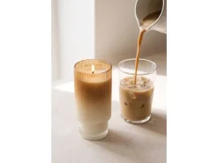 AVA & MAY Duftkerze Iced Caramel Latte 240g