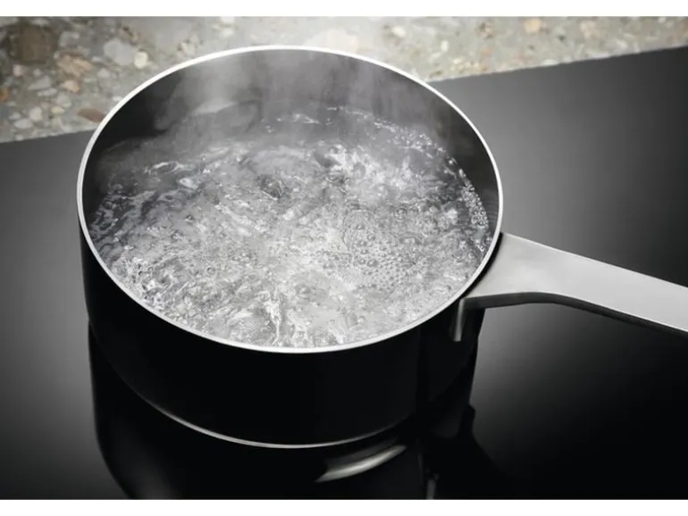 Electrolux Induktionskochfeld mit Abzug DMGL8322UO Rahmenlos