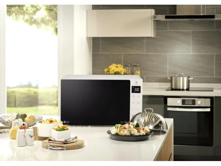 LG Mikrowelle NeoChef MS23NECBW Weiss