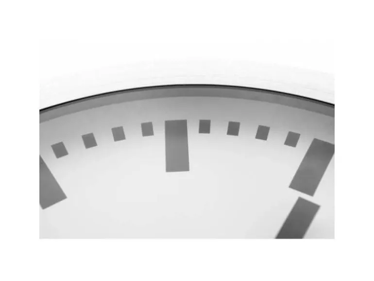 NeXtime Wanduhr Station Ø 35 cm Weiss