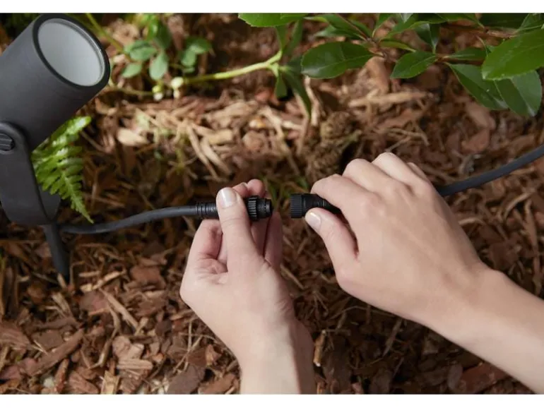 Philips Hue Outdoor Gartenspot Lily 17427/30/P7 Basis Set