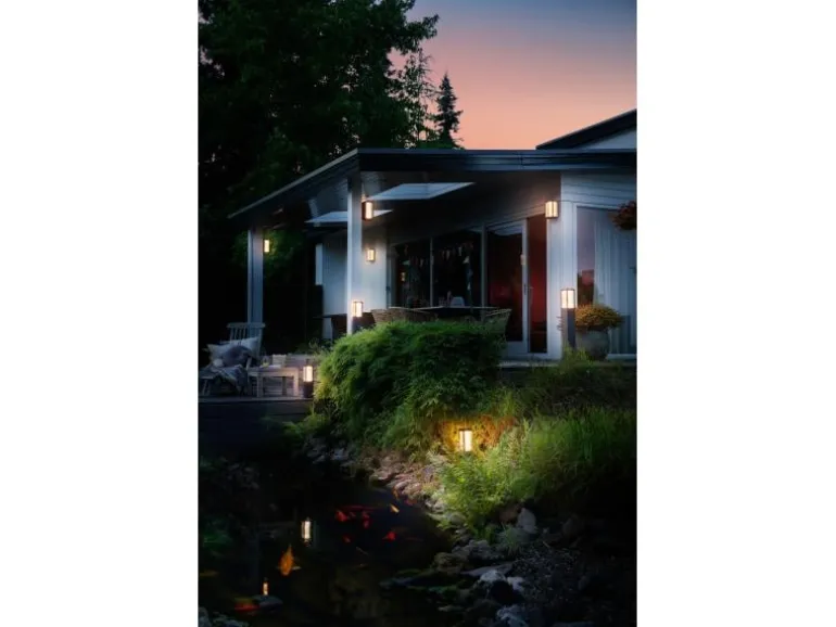 Philips Hue White & Color Ambiance Outdoor Impress Wegeleuchte Schwarz