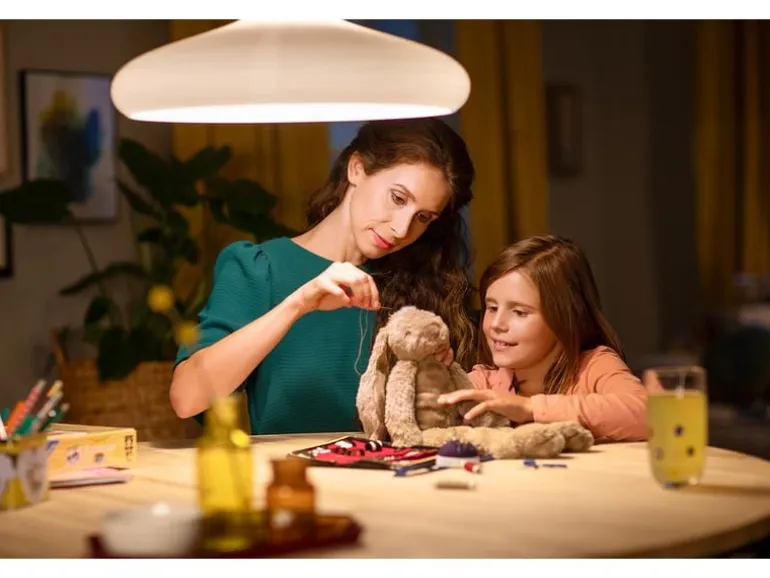 Philips Lampe LEDcla 60W B22 A60 WW FR ND Warmweiss (WW)