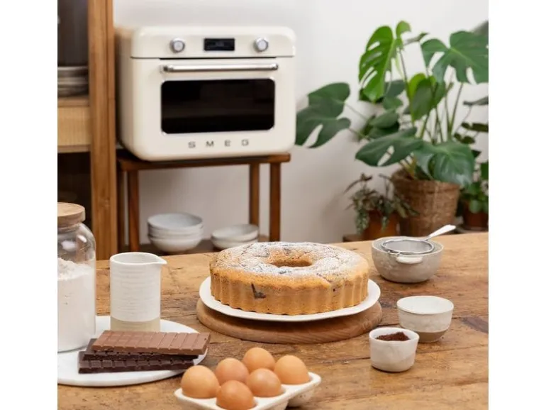 SMEG Backofen COF01CREU 30 l, Cream
