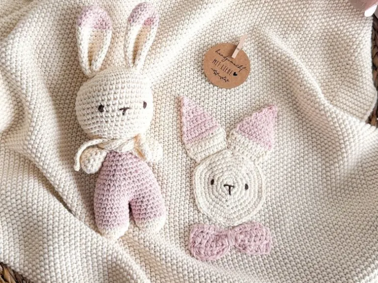 Welcomebabybox Geschenkset Lale – Decke & Hase